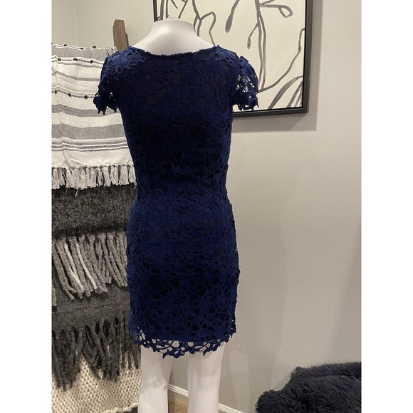 Lulus Women’s Blue Eyelet Dress Sz S Lined Cap Sleeves - Picture 3 of 7